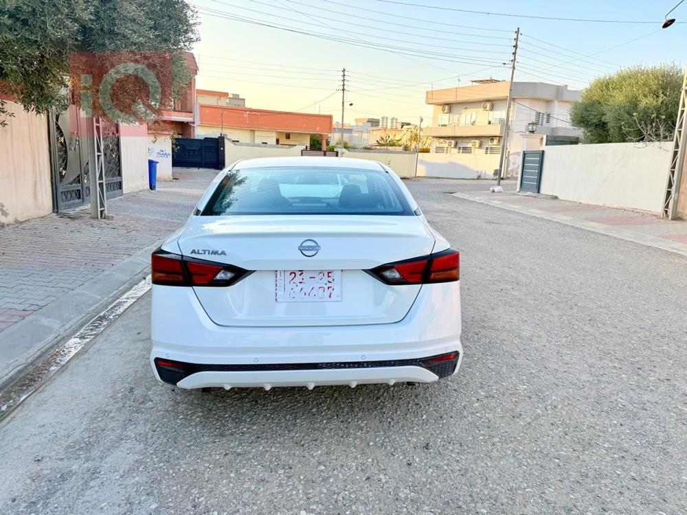 نيسان ألتيما